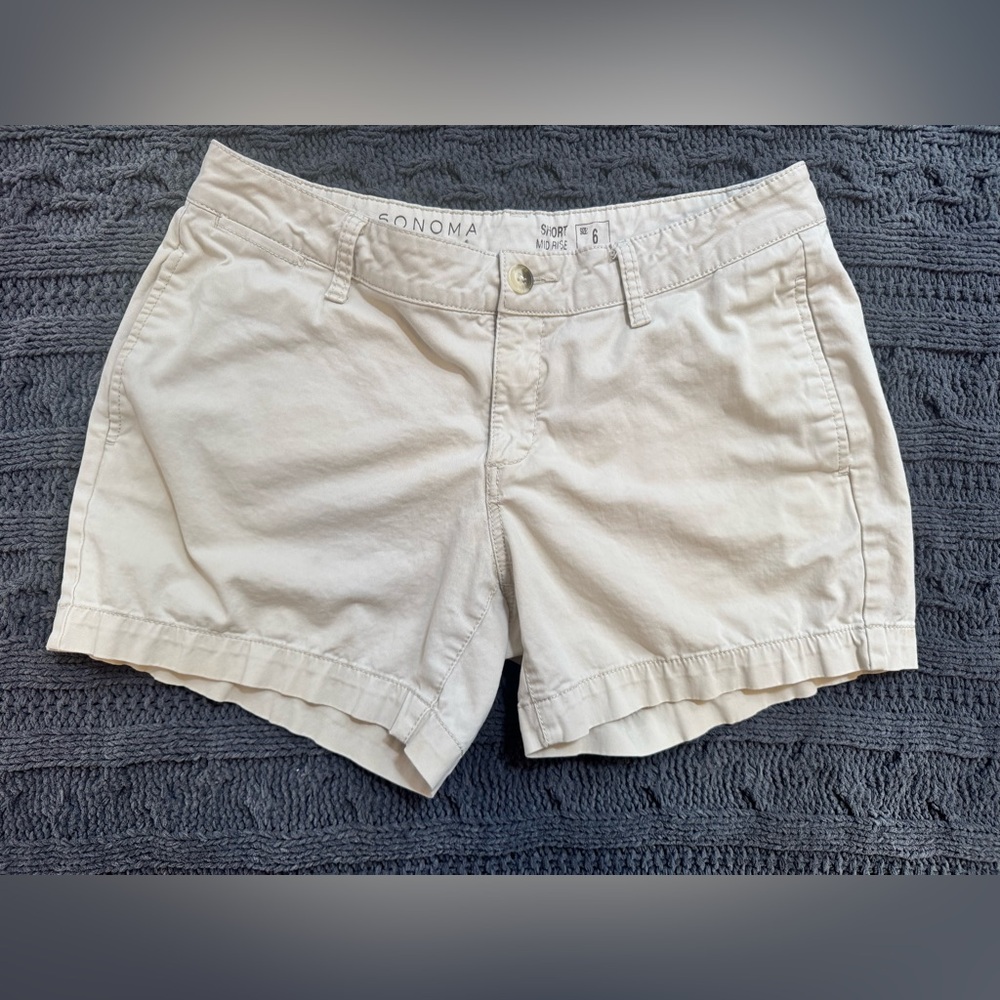 Sonoma Women's Mid Rise Shorts (Size 6)